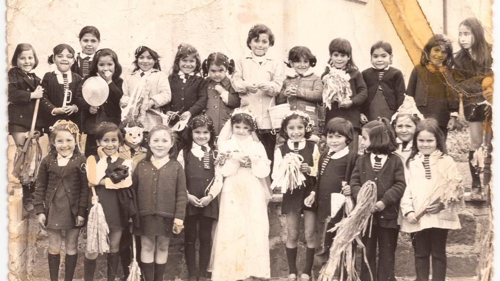 Donada por Paola Valladares Semana del niño: Elección de reinas, San Miguel, 1987.