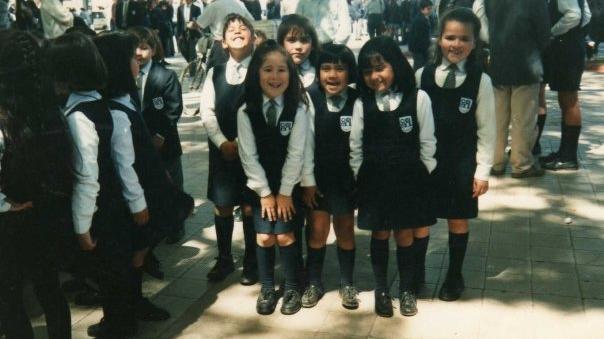 Desfile Colegios, Aniversario Curicó. C. 1993 - 1994. Donación de Belén Fernández.