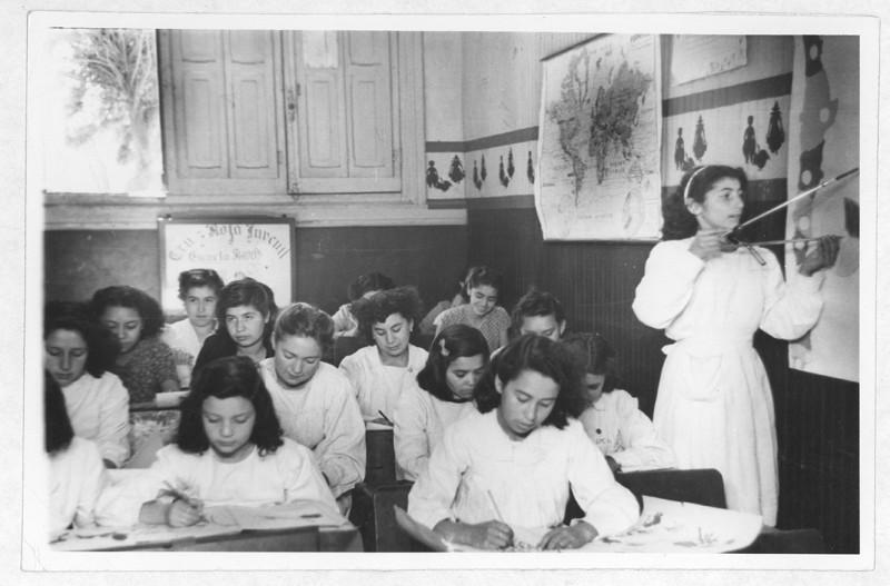 Clase de Historia y Geografía Clase de Historia y Geografía